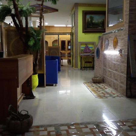 Ryad Tetouan Aeroport Buitenkant foto