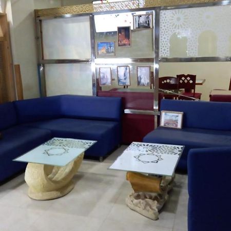 Ryad Tetouan Aeroport Buitenkant foto