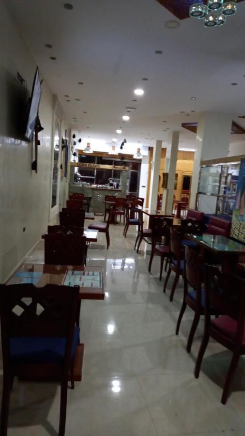 Ryad Tetouan Aeroport Buitenkant foto