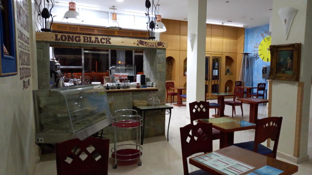 Ryad Tetouan Aeroport Buitenkant foto