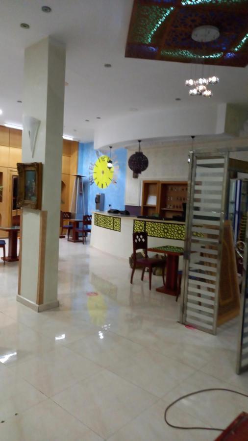 Ryad Tetouan Aeroport Buitenkant foto