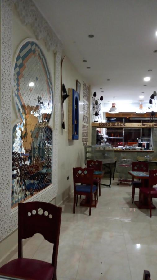 Ryad Tetouan Aeroport Buitenkant foto